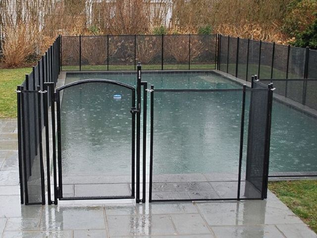 Top Pull Latch Pool Fence